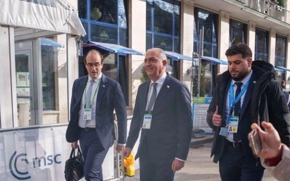 Reza Pahlavi attends Munich conference as Iran officials excluded