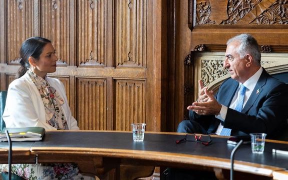 ولي عهد إيران السابق: بريطانيا لن تسمح للحرس الثوري بتهديد مواطنيها على أراضيها