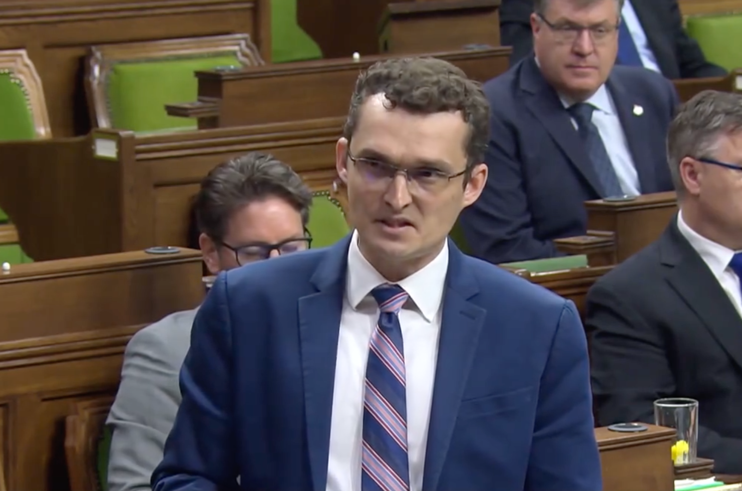 کمیک، نماینده پارلمان کانادا:جایزه صلح نوبل نرگس محمدی، به منزله سیلی به صورت خامنه‌ای است