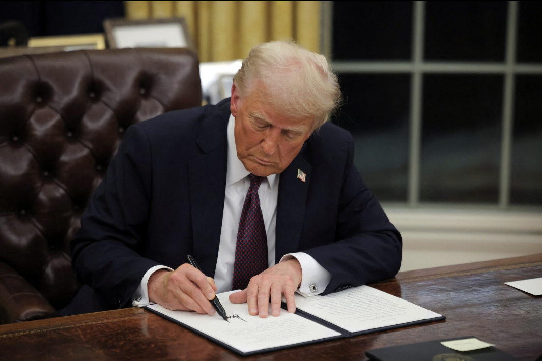 نبرد ترامپ با متمم ۱۴ قانون اساسی؛ آیا شهروندی بر اساس تولد محدود می‌شود؟