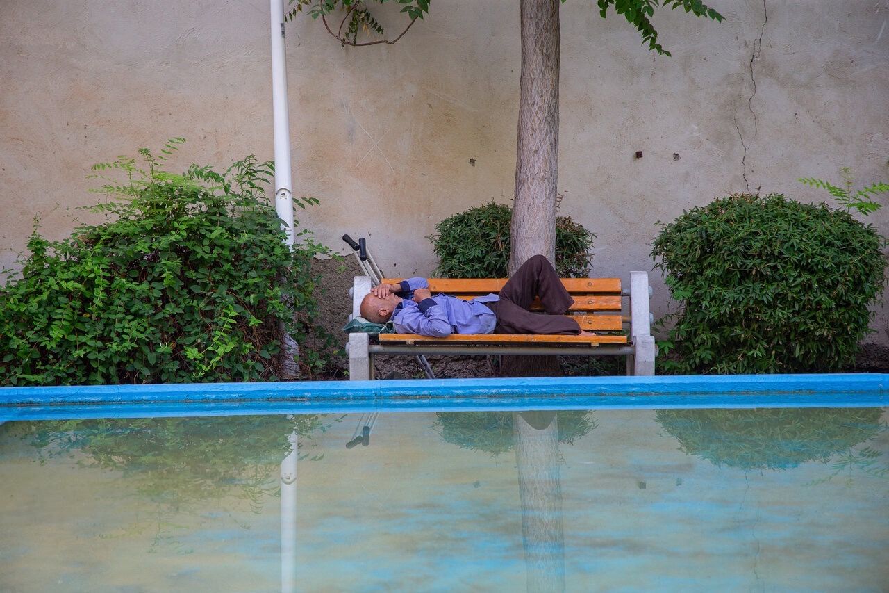 Iran economists say war is turning malaise into crisis