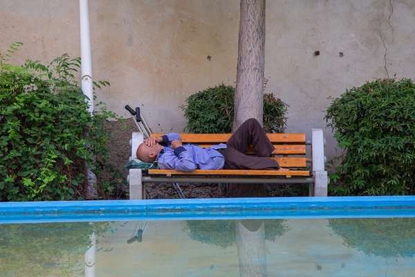 Iran economists say war is turning malaise into crisis