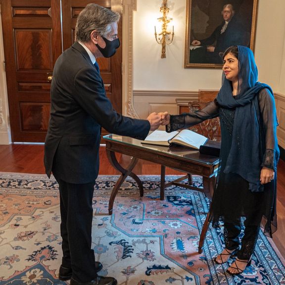 وزیر خارجه آمریکا با ملاله یوسفزی، فعال حقوق بشر و برنده جایزه صلح نوبل، دیدار کرد