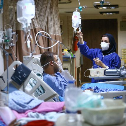 رییس بیمارستان خمینی اهواز: تعداد مراجعان کرونا در یک ماه اخیر بیمارستان ۱۵ برابر بیشتر شد