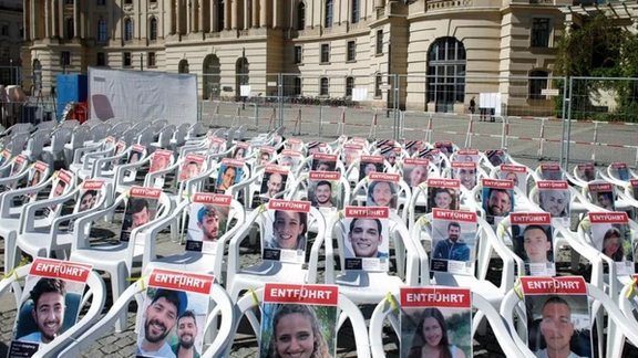 خانوادههای گروگانهای آمریکایی در غزه در مراسم تحلیف ترامپ شرکت میکنند