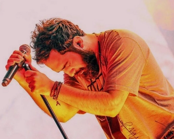 واکنش مهدی یراحی به اعتراف اجباری سپیده رشنو: صدا و سیمای ضد مردمی حق پخش آثارم را ندارد