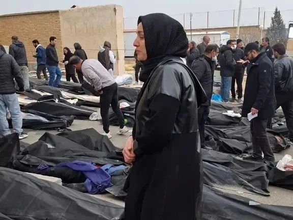 ایرانیان در تبعید از کشتارهای گسترده میگویند؛ هر خانواده یک جانباخته میشناسد