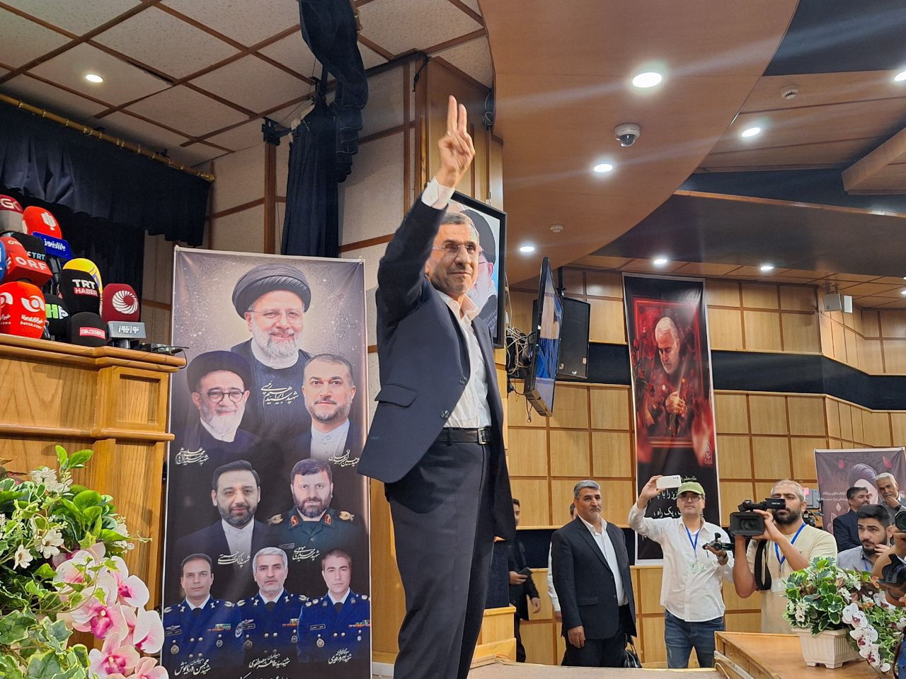 Former Iranian president Mahmoud Ahmadinejad after registering as a candidate for the presidential election at the Interior Ministry, June 2, 2024    