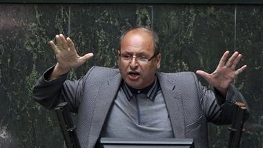 عضو کمیسیون امنیت ملی مجلس: دونالد ترامپ دیوانه نیست اما خودش را به دیوانگی زده