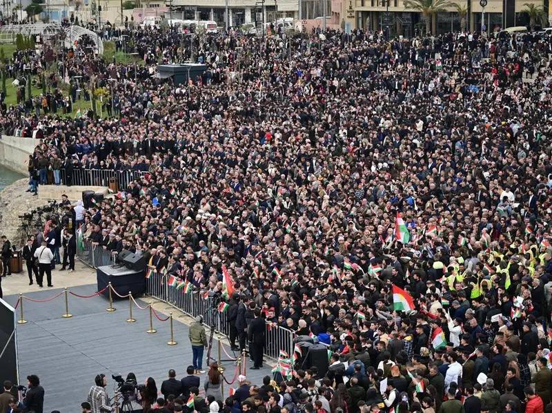 بعد احتشاد الآلاف في كردستان العراق.. إيران تدافع مجددًا عن الهجوم الصاروخي على أربيل