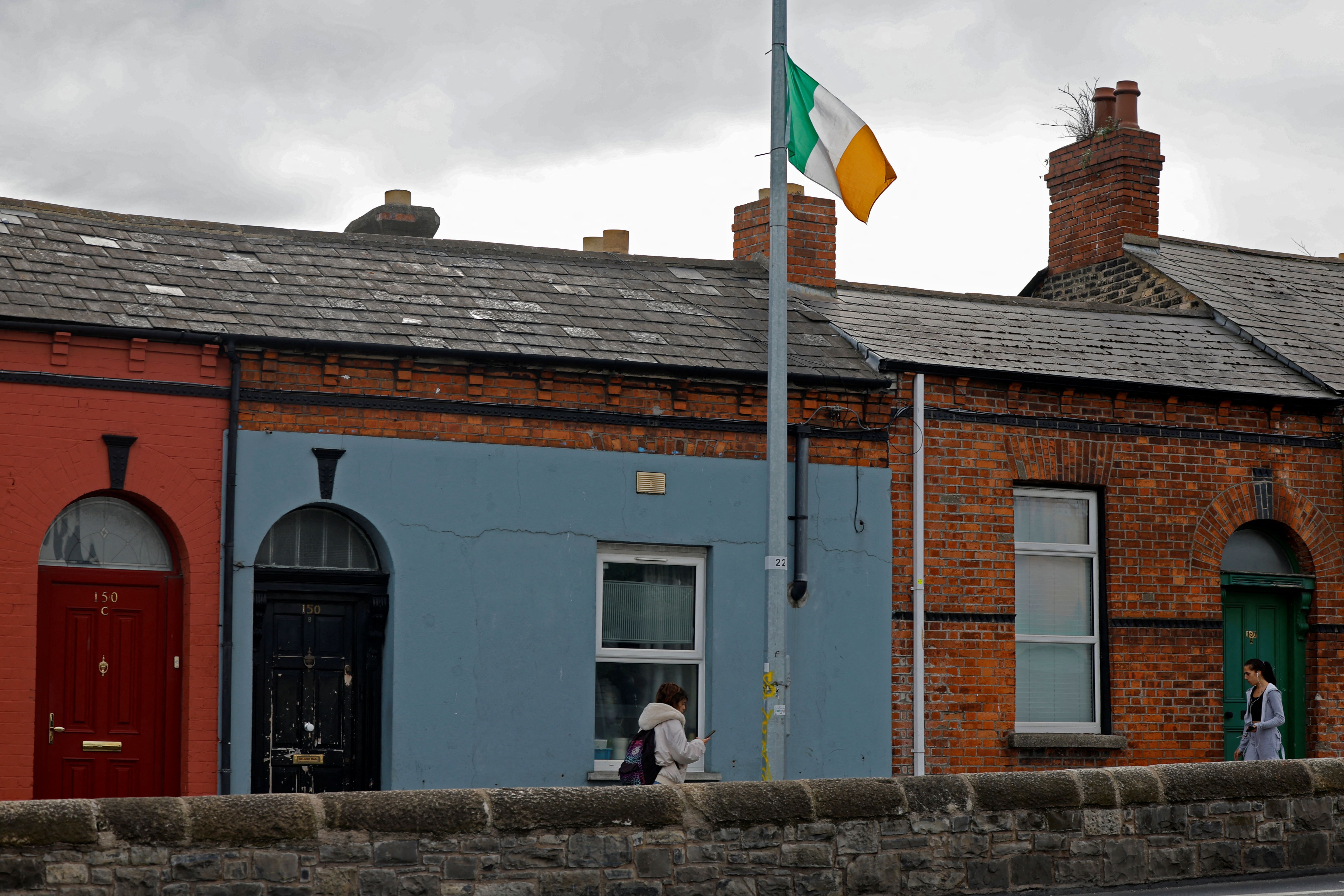 پرچم ایرلند در خیابانی در دوبلین