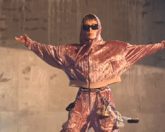 اینستاگرام یک برند لباس پس از نشر تصویر مدلینگ فرشته حسینی، بازیگر، با حکم قضایی مسدود شد