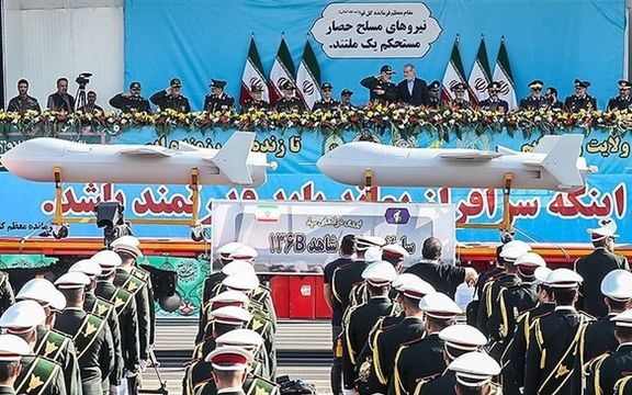 رونمایی از موشک بالستیک «جهاد» و یک «پهپاد انتحاری» در رژه نیروهای مسلح جمهوری اسلامی
