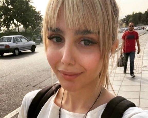 خبرگزاری تسنیم: نازیلا معروفیان، روزنامهنگار، به اتهام «ترویج اباحهگری» بازداشت شده است