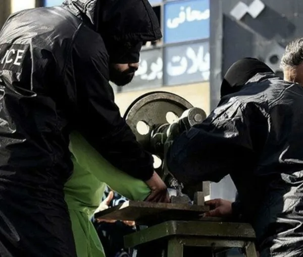 بتر أصابع سجين إيراني متهم بالسرقة بعد شهرين من تحذيرات مؤسسات حقوق الإنسان