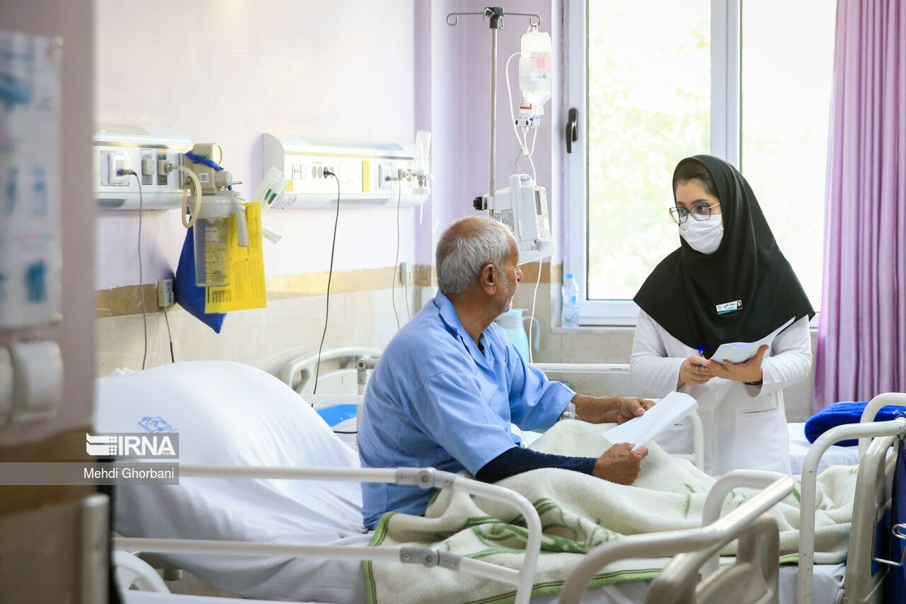 دبیرکل خانه پرستار: آمار مهاجرت پرستاران واقعی نیست، بسیاری بدون گواهی رسمی مهاجرت می‌کنند