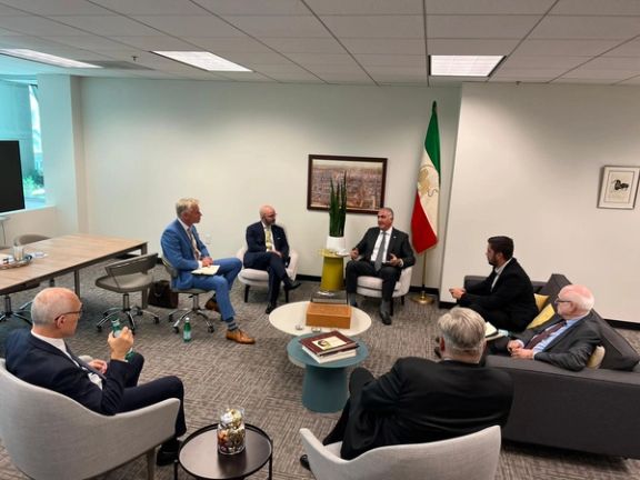 شاهزاده رضا پهلوی در دیدار با هیاتی از پارلمان اروپا: انقلاب ایران نیازمند حمایت جهانی است