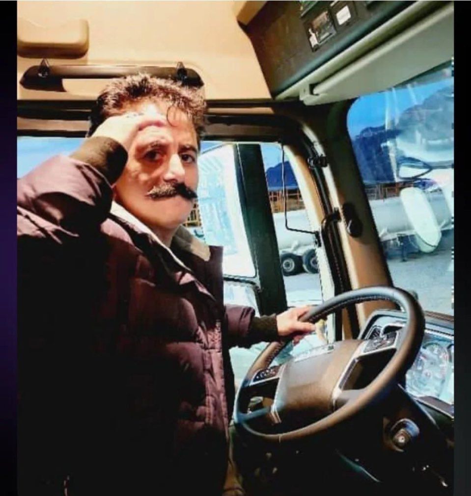 شهاب دارابی، راننده کامیون و بلاگر، به دلیل حمایت از اعتصاب کامیون‌داران بازداشت شد