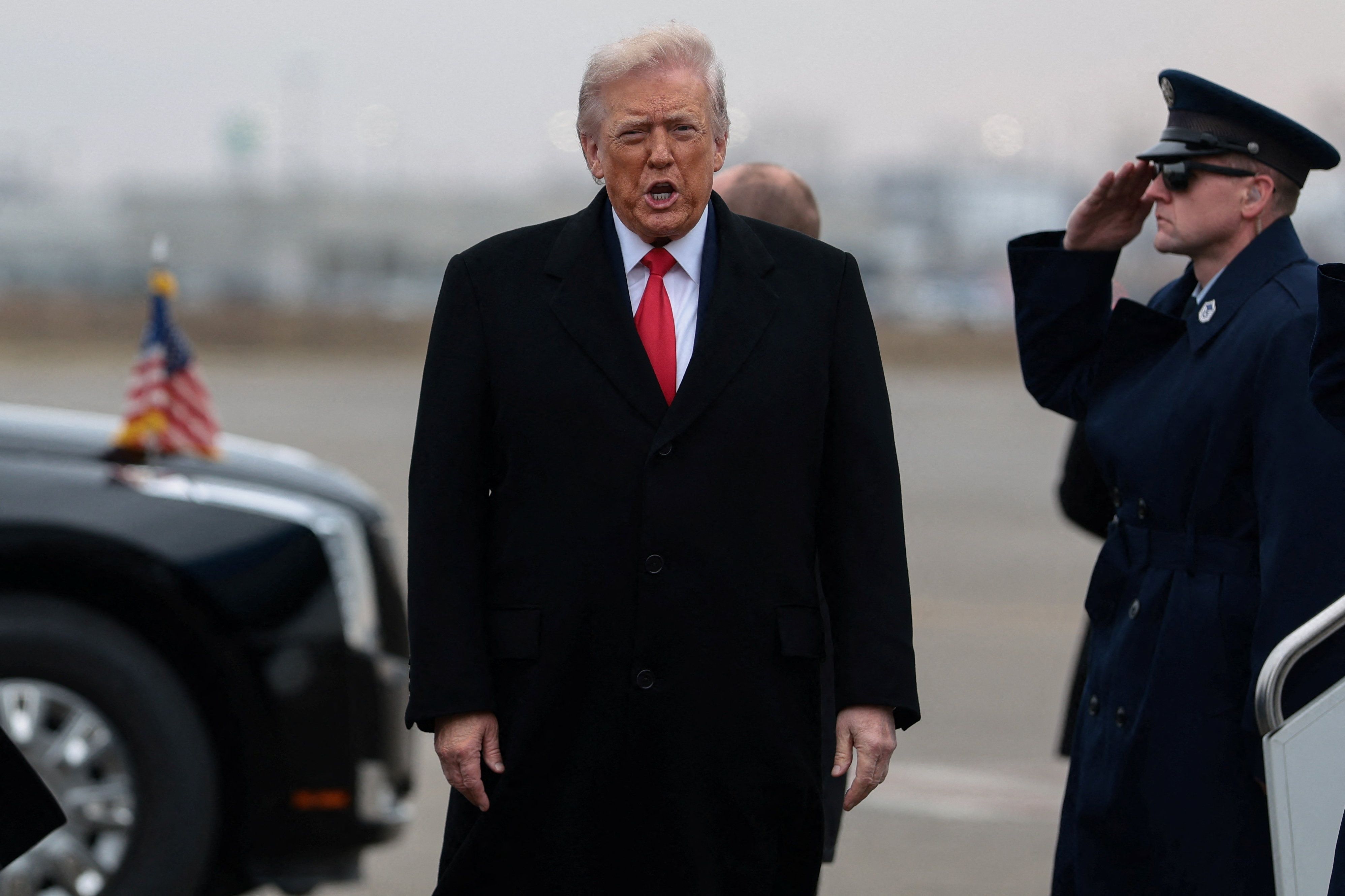 ترامپ خطاب به مردم ایران: نهادهای دولتی را تصرف کنید، کمک در راه است