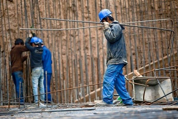 کسبوکارها یکی پس از دیگری سقوط میکنند