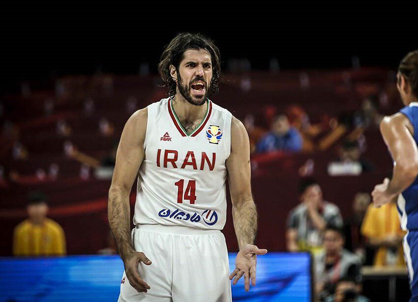 صمد نیکخواه بهرامی: جامعه بسکتبال ایران نگران وضعیت سعیده فتحی است