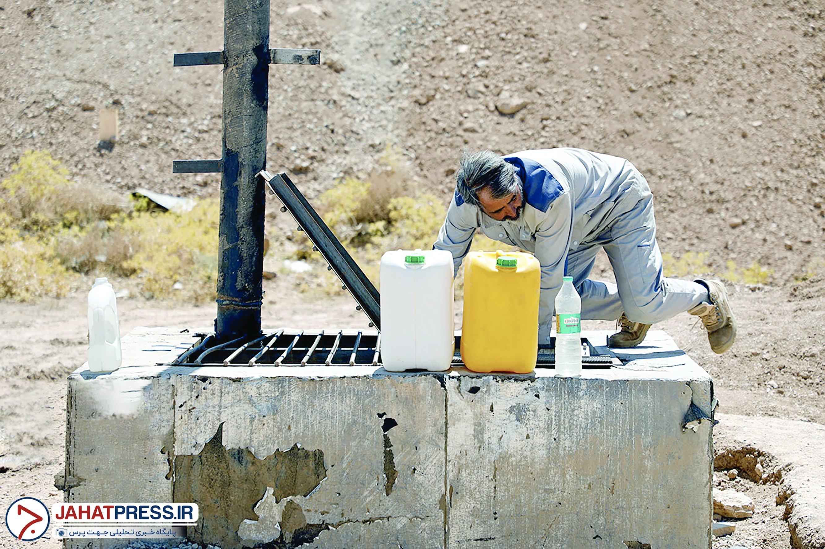 تفاقم أزمة المياه في عدد من المحافظات الإيرانية.. وخبراء: السبب مشاريع الحكومة