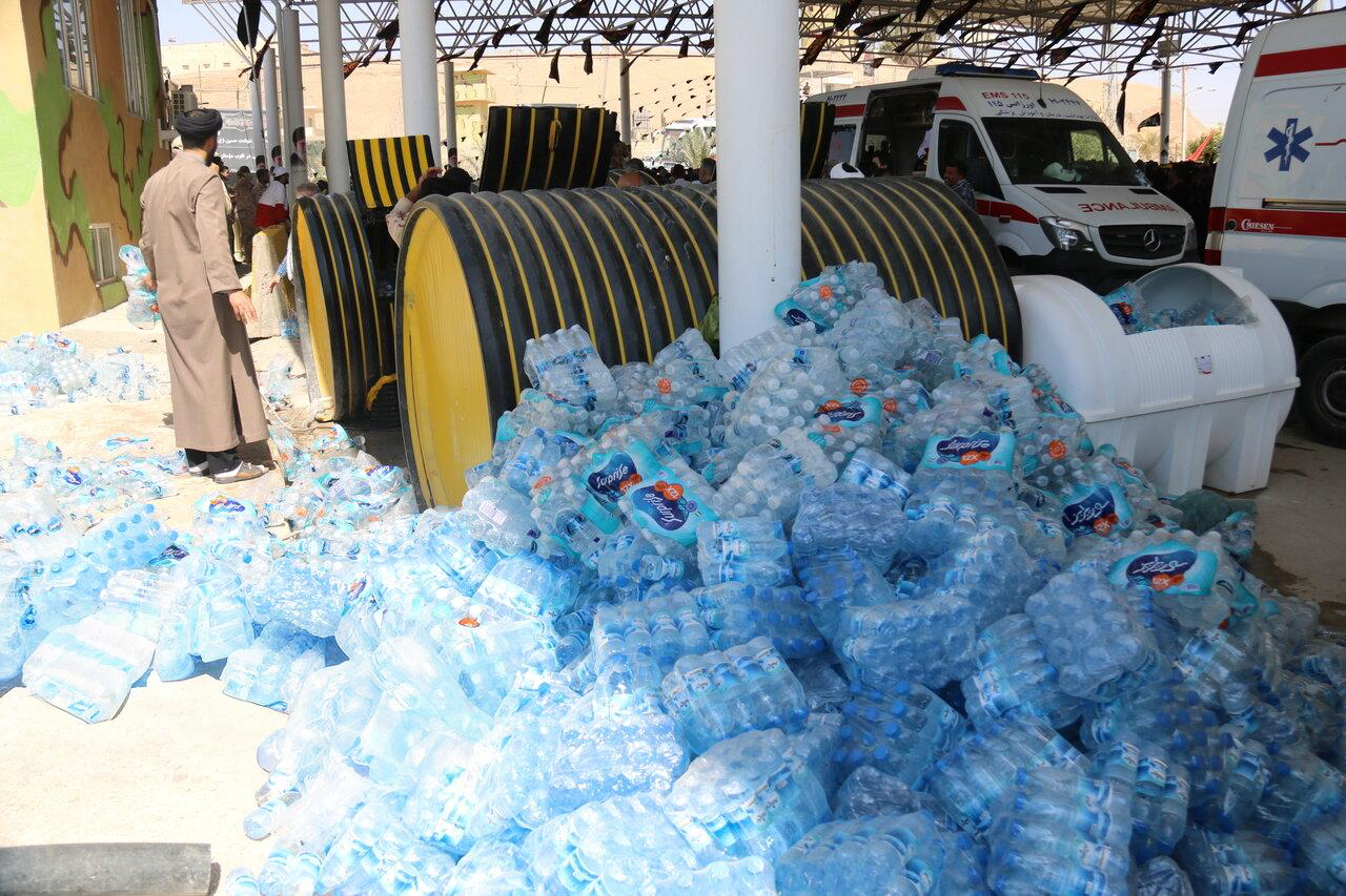 امارات واردات آب معدنی ایران را پس از مرگ دو نفر در عمان ممنوع کرد