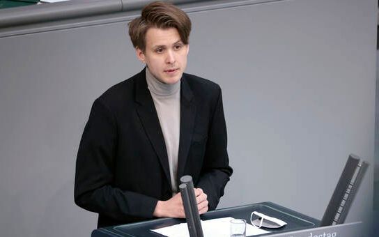 نماینده پارلمان آلمان به ایران اینترنشنال: از چند دهه مماشات با جمهوری اسلامی پشیمانیم