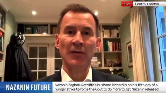 وزیر خارجه سابق بریتانیا از دولت لندن خواست بدهی ۴۰۰ میلیون پوندیاش به ایران را بپردازد