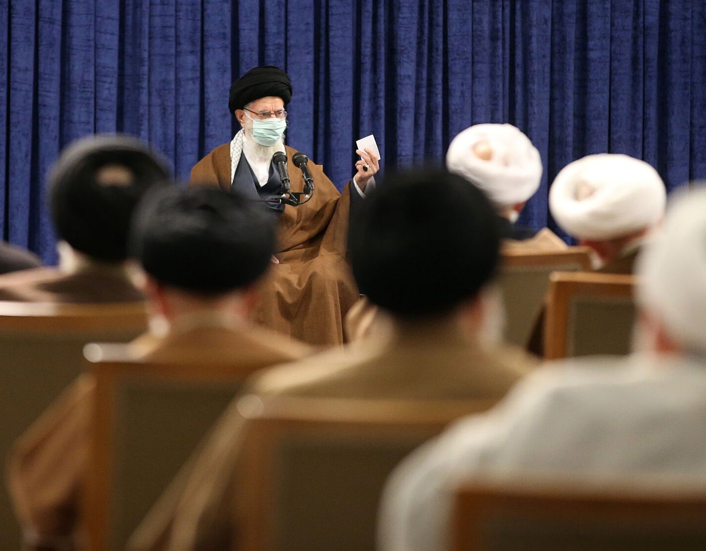 خامنه‌ای: کوتاه آمدن در مقابل آمریکا در ازای رفع تحریم‌ها خطای بزرگ است