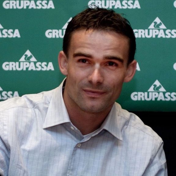 استعفای اورماس از مدیریت آژاکس به دلیل ارسال پیامهای «نامناسب» برای همکاران زن