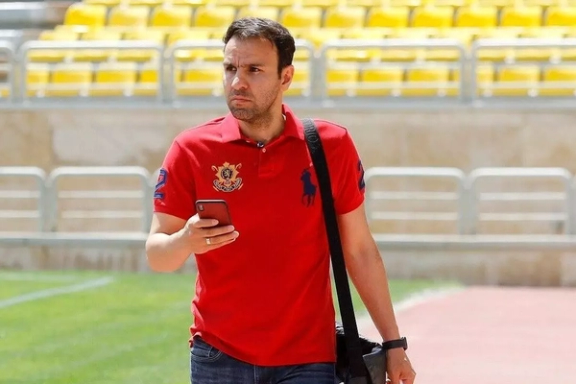 خلیلی درباره برکناری از آکادمی پرسپولیس: هر خانوادهای سند دارد که من پول خواستم ارائه کند