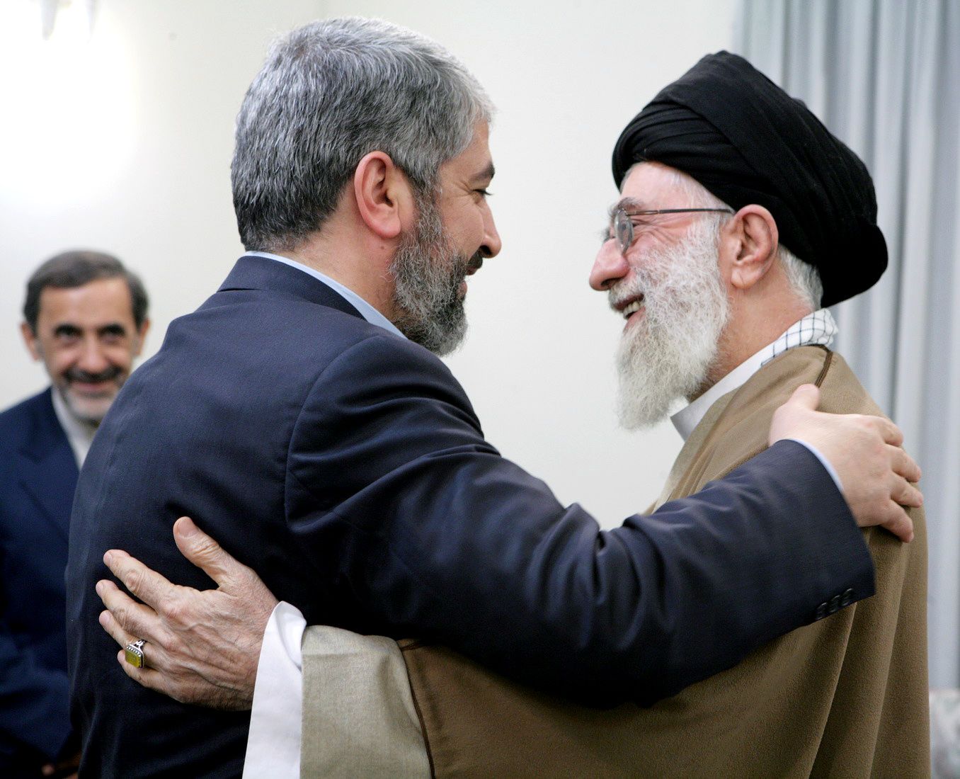 خالد مشعل نیز ماننده هنیه چندین بار به تهران سفر کرده و ارتباط نزدیکی با ایران دارد