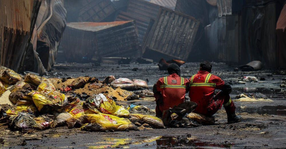 انتهاء عمليات البحث في ميناء رجائي بإيران رغم عدد المفقودين الكبير واتهام خامنئي بالتواطؤ 