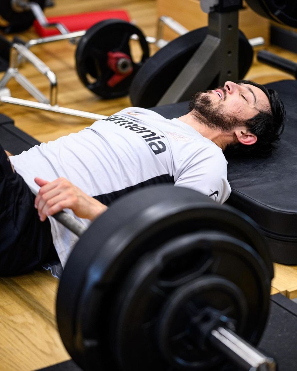 به دلیل غیبت در تمرین و بدن ناآماده؛ ژابی آلونسو، سردار آزمون را از لورکوزن اخراج کرد