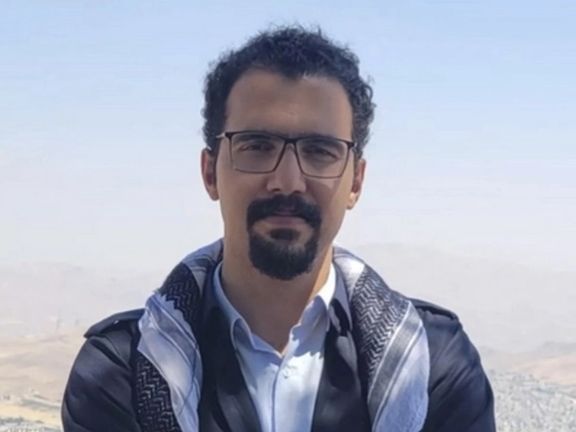 سیوان ابراهیمی، مدرس زبان کُردی، برای تحمل حکم حبس به زندان سنندج منتقل شد