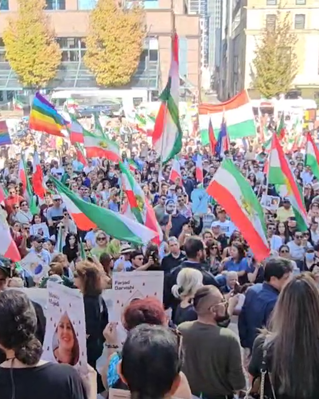 حشد كبير للإيرانيين بكندا في ذكرى الانتفاضة الشعبية بحضور ثلاثة وزراء 