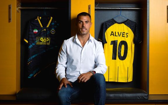 مسئول نقل و انتقالات لیگ: سپاهان در رسانهها با آلوز قرارداد بست، اما بازیکن تراکتور است