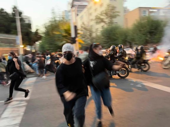 روزنامه لوموند فرانسه: خیزش زنان ایران جهان را تکان داده است