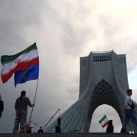 معنا و پیامد شکافها در قدرت؛ چه کسی در جمهوری اسلامی تصمیم میگیرد؟