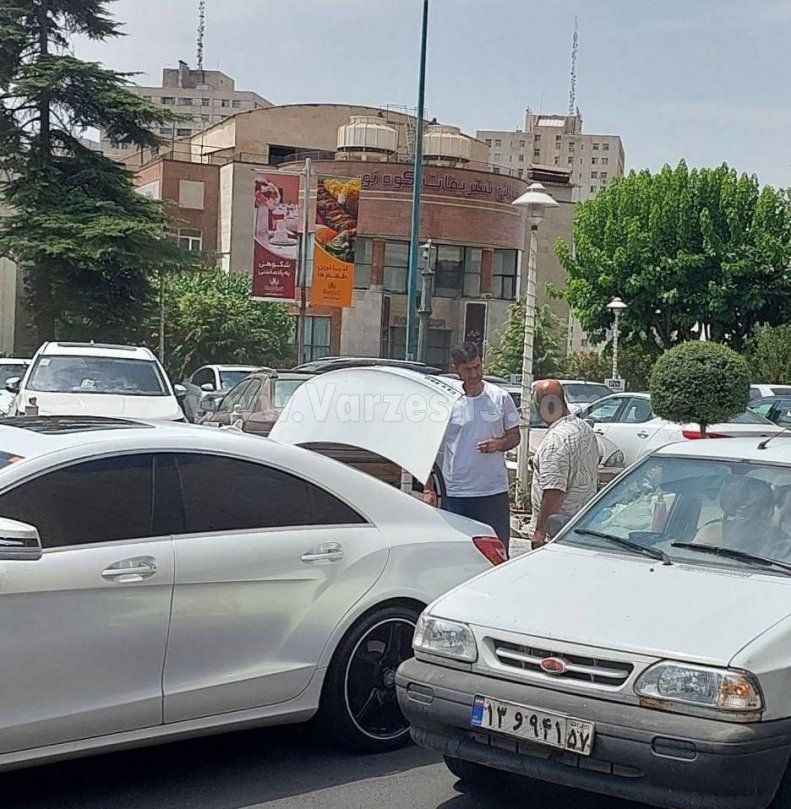 ابهامات درباره بازگشت به نیمکت قرمزها؛ حضور ناگهانی کریم باقری در اردوی پرسپولیس