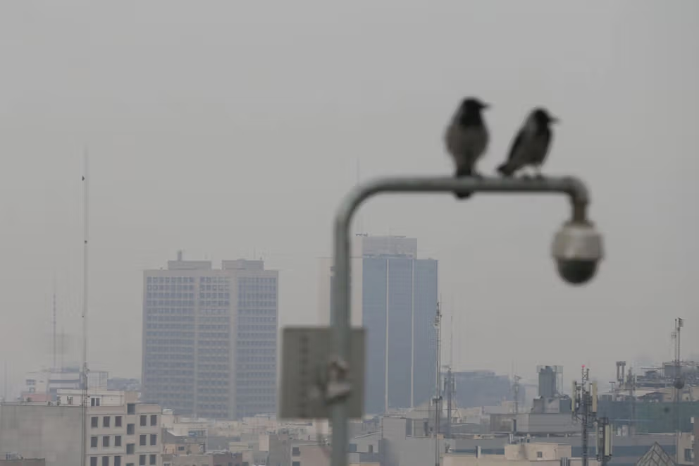 Severe air pollution grips Tehran and Khuzestan despite rainfall
