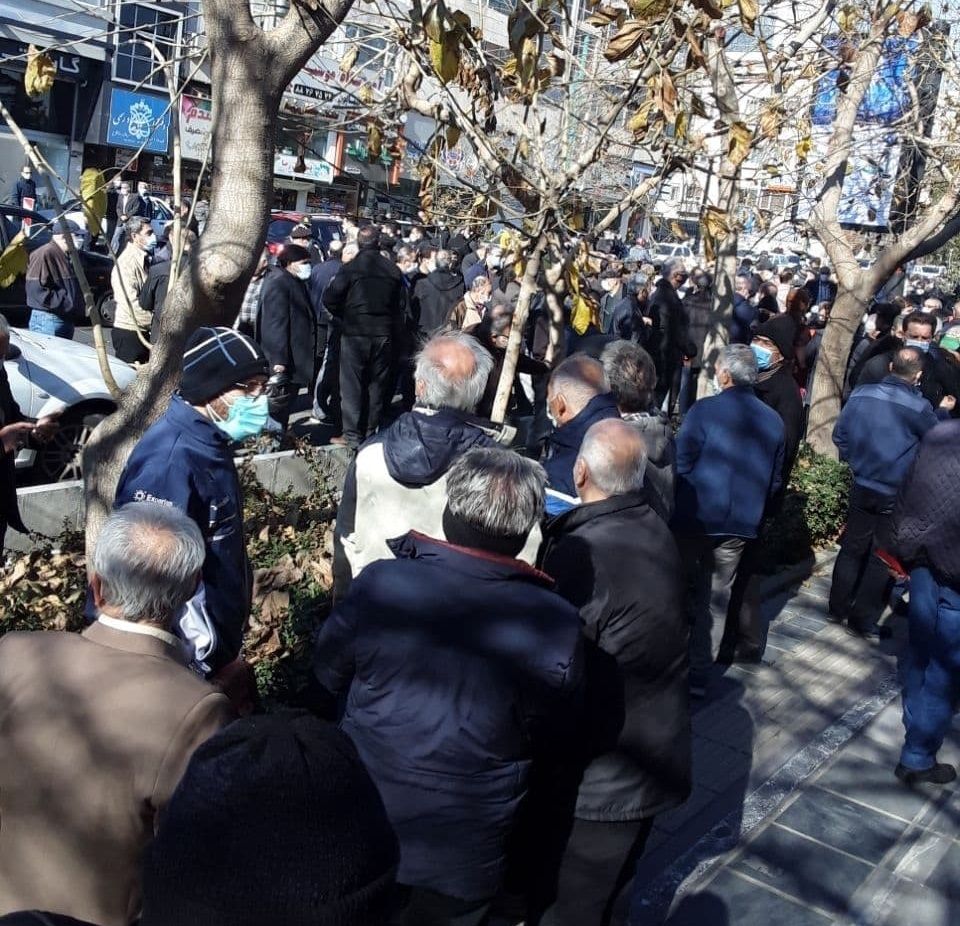 تجمع بازنشستگان در چند شهر ایران؛ عدالتی ندیدیم فقط دروغ شنیدیم