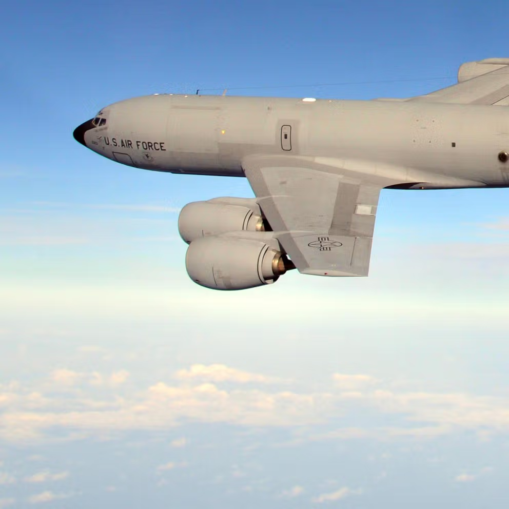 أميركا تنشر طائرات التزود بالوقود في الشرق الأوسط.. وإيران تهدد بالرد إذا تعرضت لهجوم