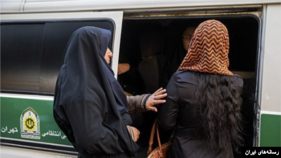 عفو بین‌الملل از محکومیت زنان به شلاق، زندان و کلاس اخلاق برای حجاب اجباری خبر داد