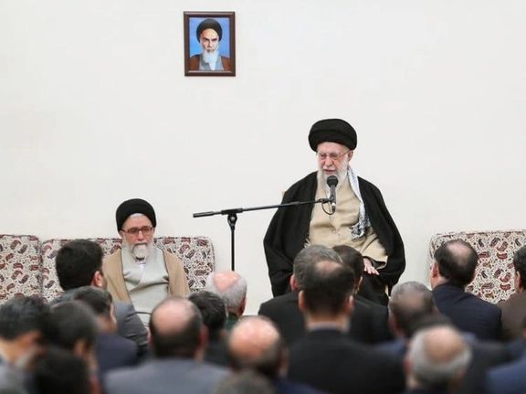 علی خامنهای: حل مشکلات در گروی توکل به خدا و پایبندی به اصول انقلاب است