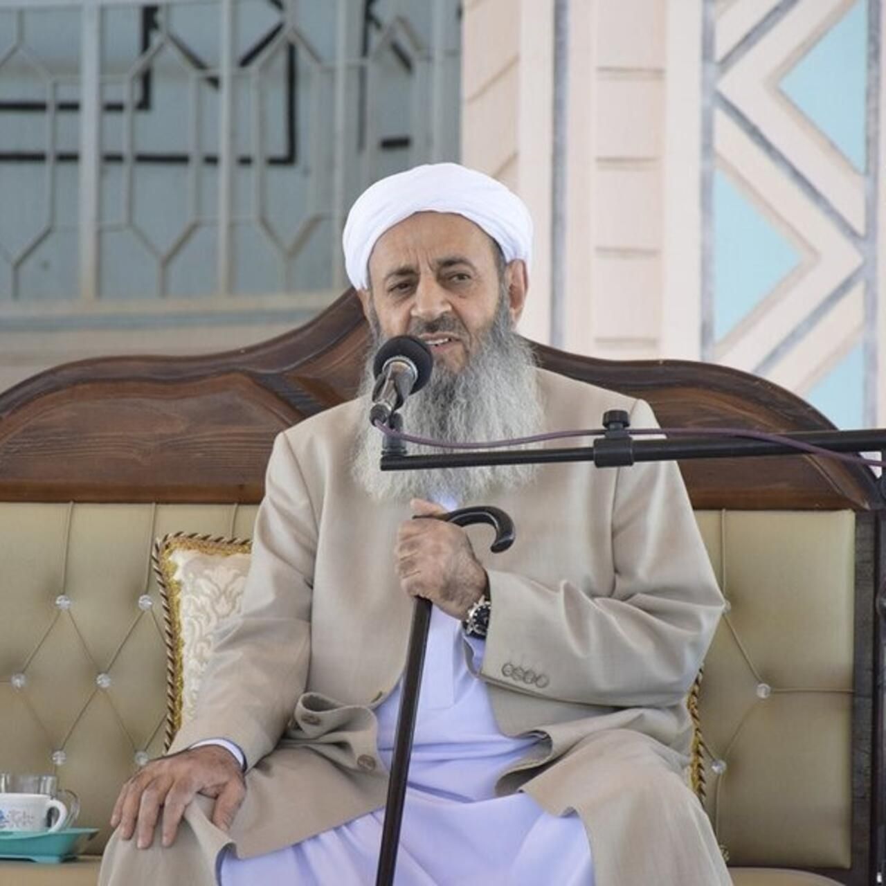 مولوی عبدالحمید در نماز جمعه زاهدان انفجارهای کرمان را تکان‌دهنده خواند