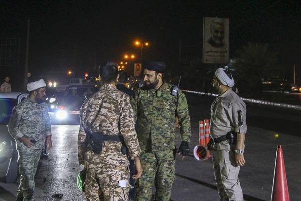 دستکم دو جوان در ایستهای بازرسی در مازندران و اصفهان کشته شدند