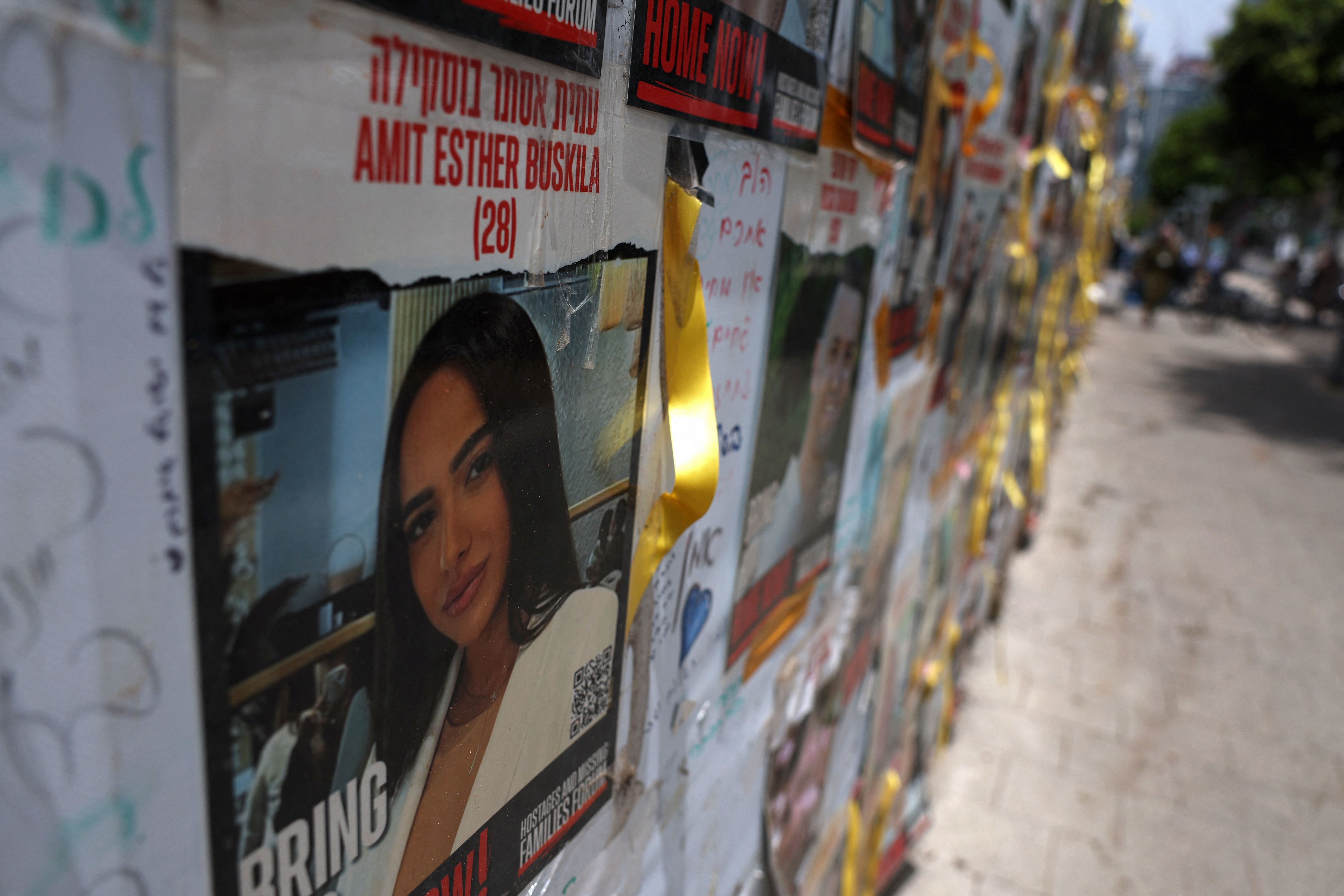 تصاویر گروگان‌های ربوده شده در جریان تهاجم هفتم اکتبر حماس، تل‌آویو، ۳۰ اردیبهشت