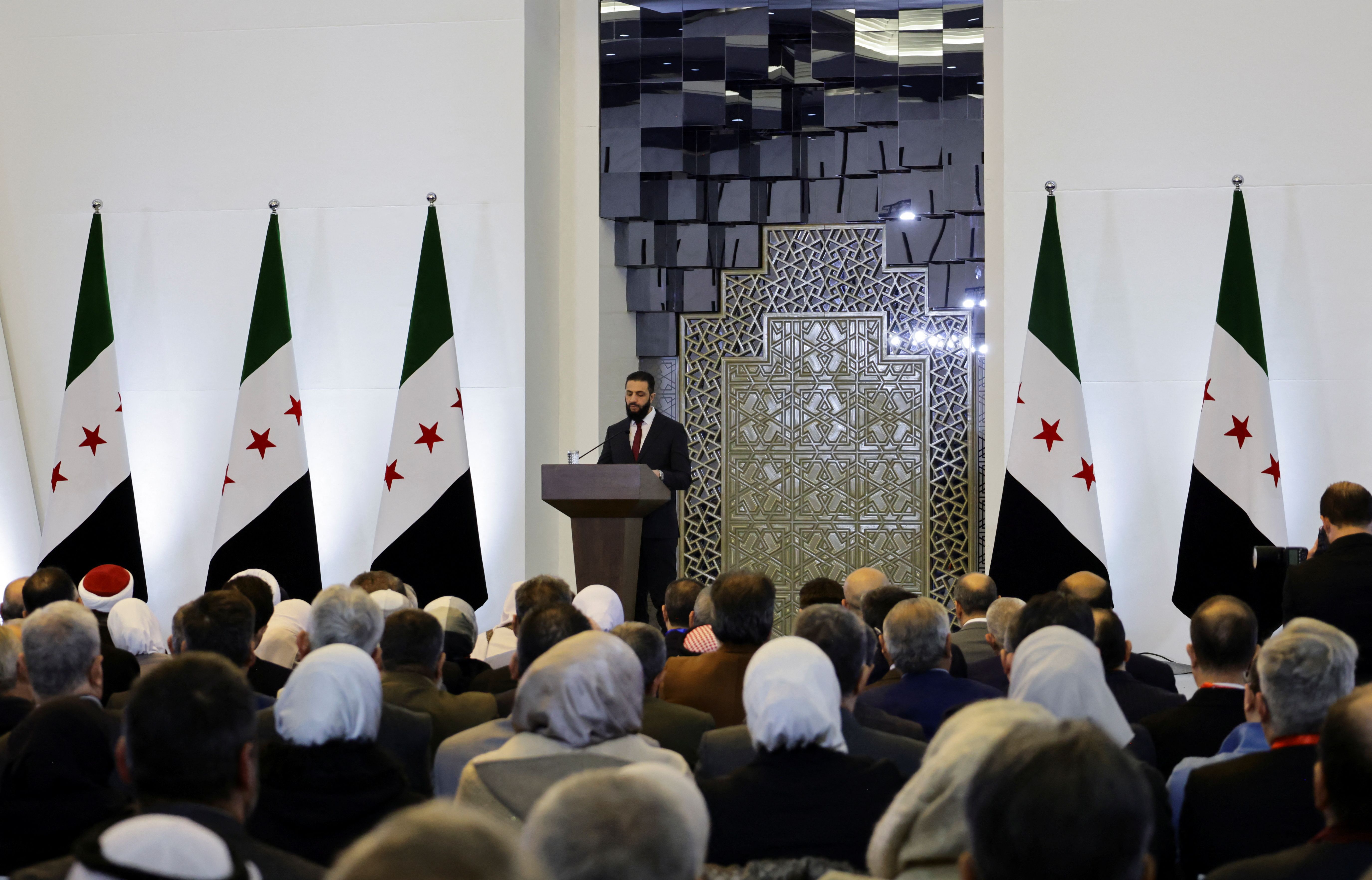 الشرع در نشست «گفت‌وگوی ملی» سوریه: سلاح باید تنها در انحصار حکومت باشد